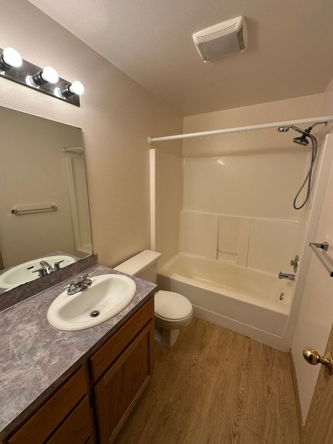 Building Photo - Beautiful 3-Bedroom Home in Gated Clearwood Community!