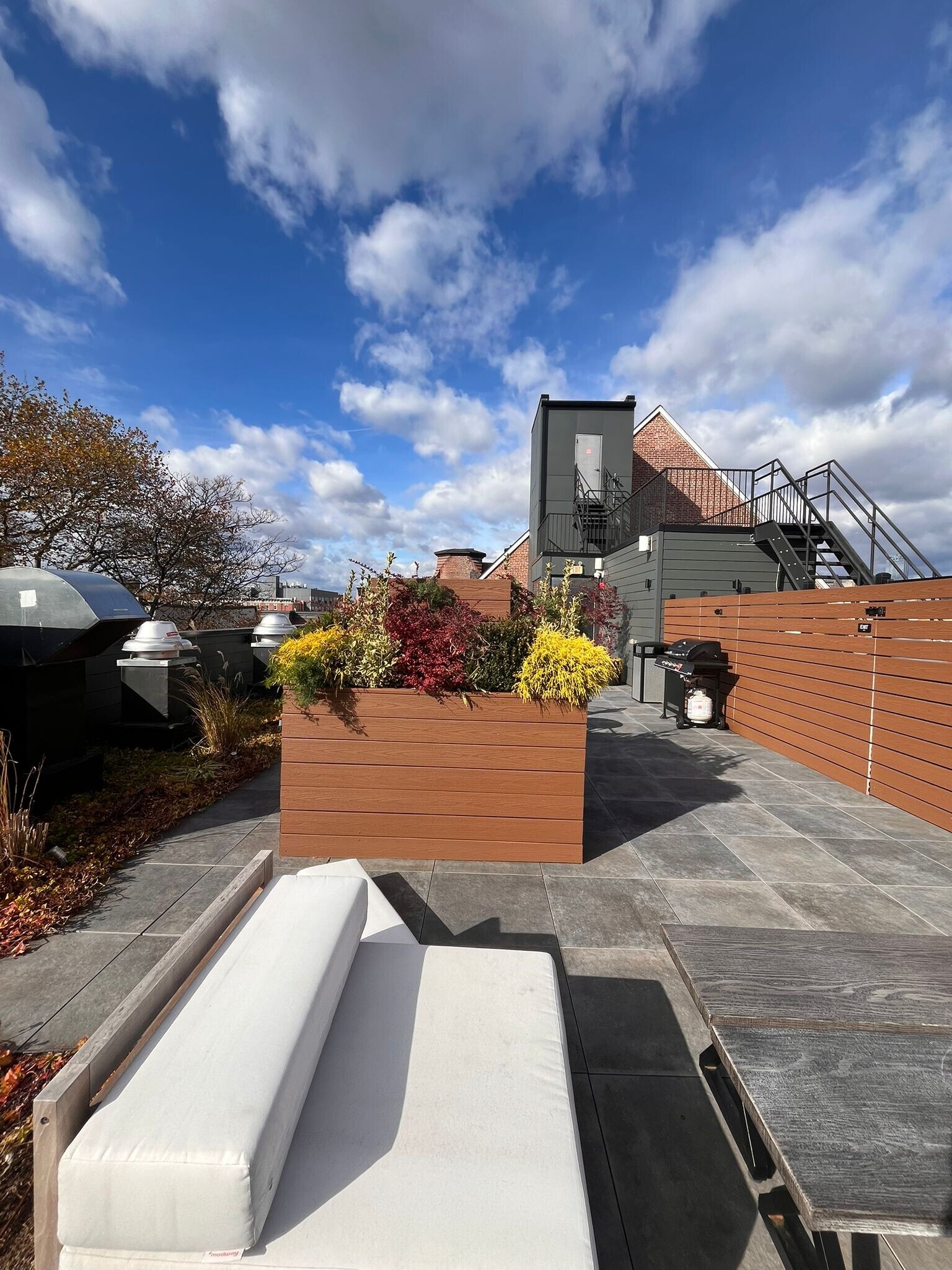 Building Photo - 328 Pacific Ave