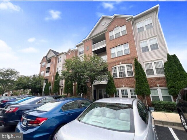 Building Photo - 8105 Hickory High Ct