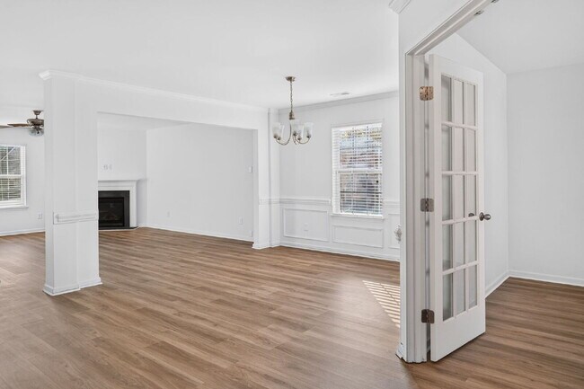 Building Photo - Expansive 4-bedroom, 3.5-bathroom single-family home boasts 3,150 sq. ft.