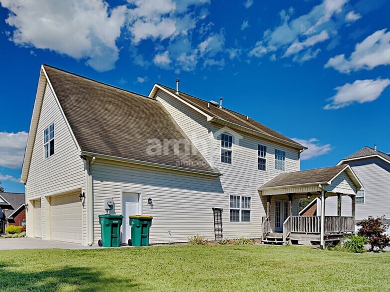 Building Photo - 4905 Ivy Rose Dr