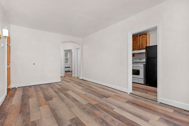 Building Photo - 3706 W Franklin St