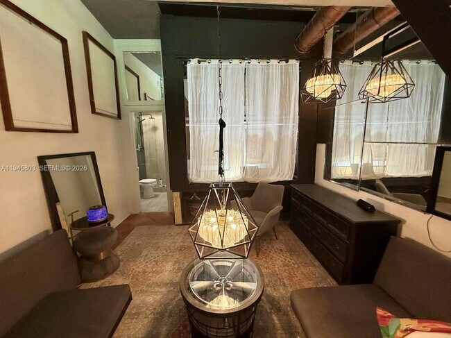 Building Photo - 1785 Calais Dr