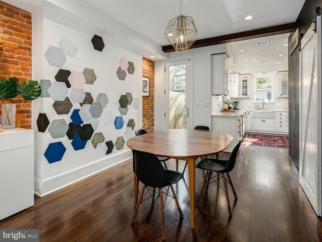 Building Photo - 1450 T St NW