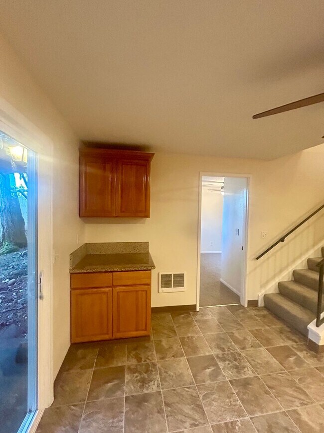 Building Photo - Jefferson #11894