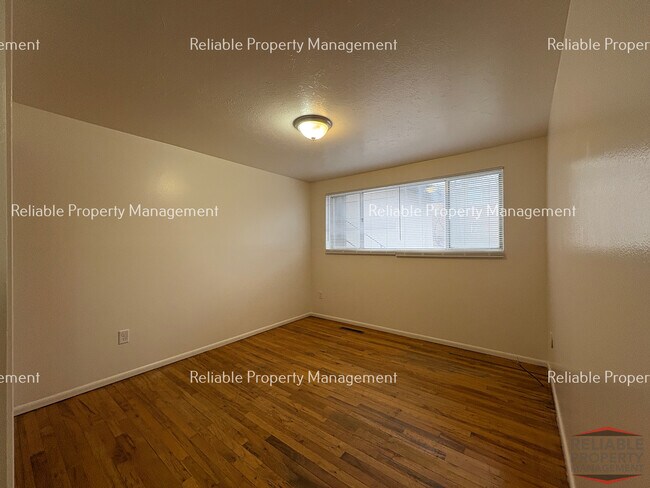 Building Photo - 315 Cottage Pl