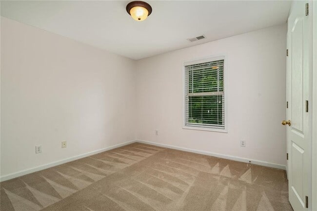 Building Photo - 210 Harmony Lake Dr