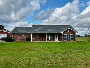 Building Photo - 346 Delia Dr