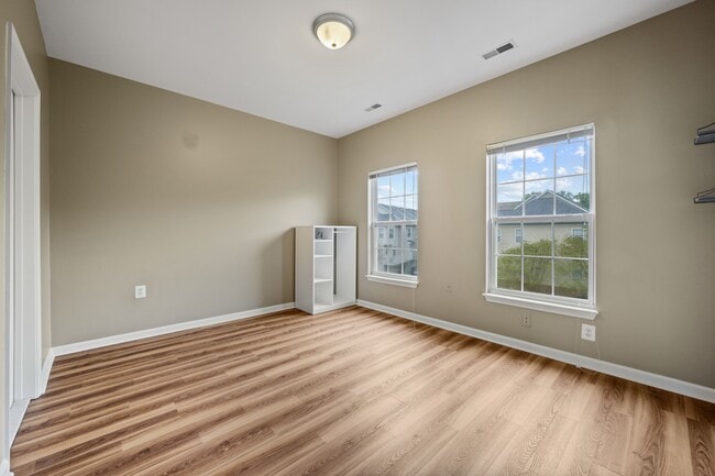 Building Photo - 556 Rhapsody Ct