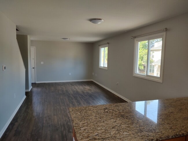 Building Photo - 518 W South Boulder Rd