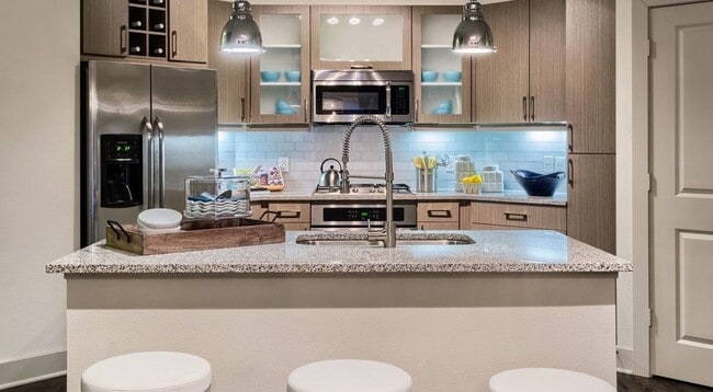 Building Photo - 1011 Studemont St