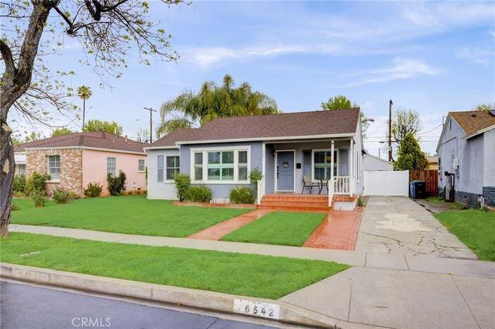 Building Photo - 6542 Balcom Ave