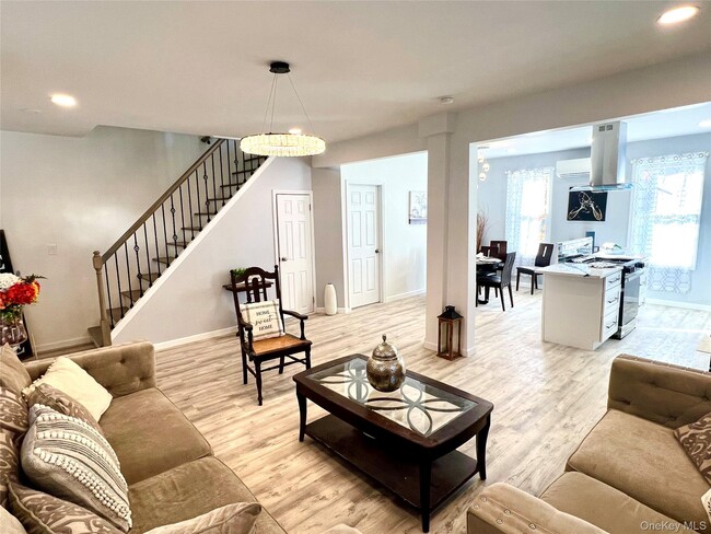 Building Photo - 126 W Main St