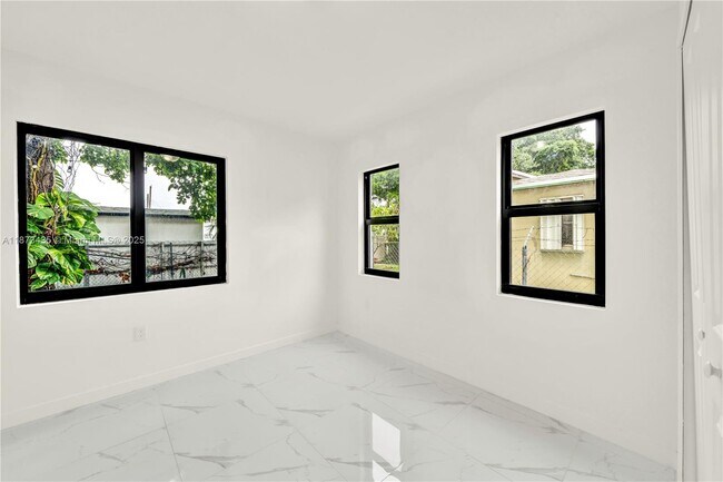 Building Photo - 5210 NW 24th Ave