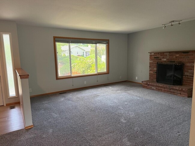 Building Photo - 1416 Scenic Dr