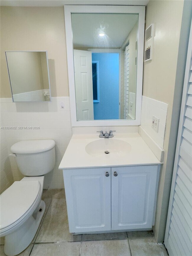 Building Photo - 6930 Miami Gardens Dr