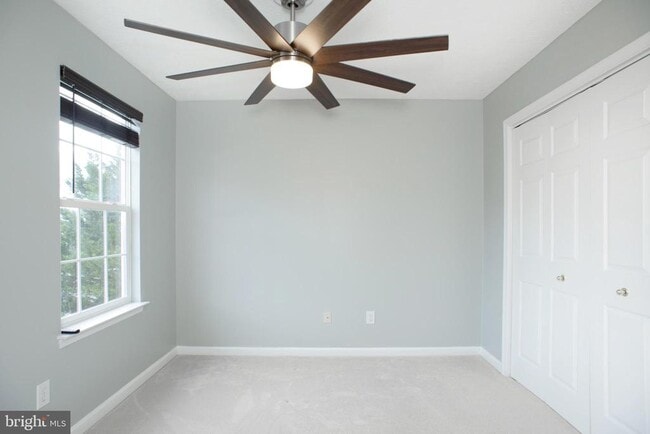 Building Photo - 8008 High Oak Rd