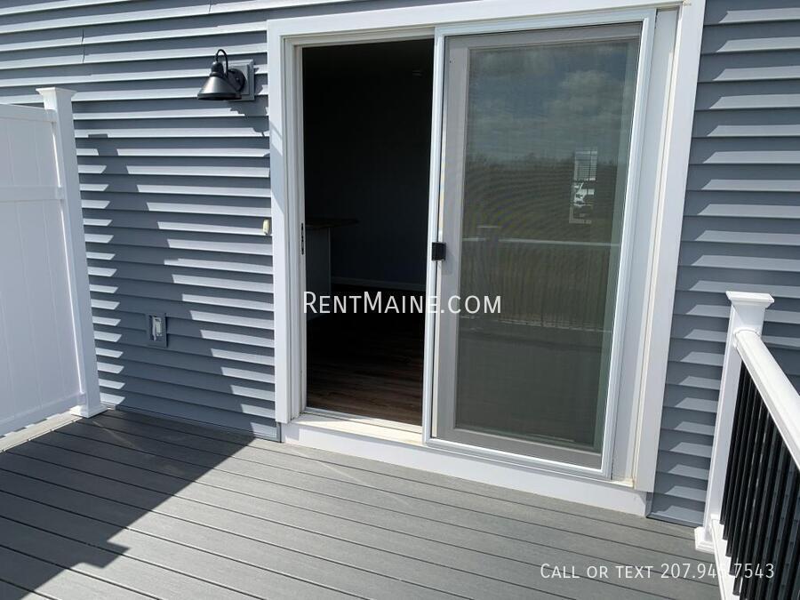 Building Photo - 208 Rocky Rdg Dr