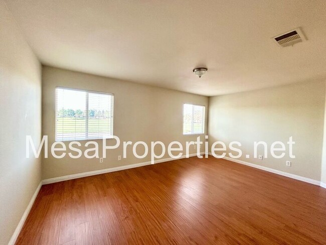 Building Photo - 14051 Yearling Ln