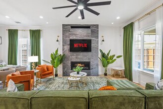 Building Photo - 2801 Cherrywood Ave