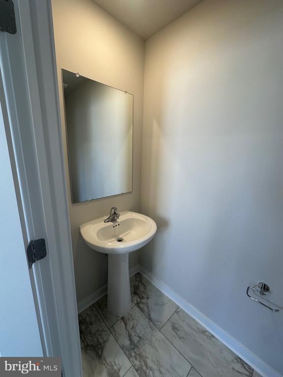 Building Photo - 17 Atkins Dr