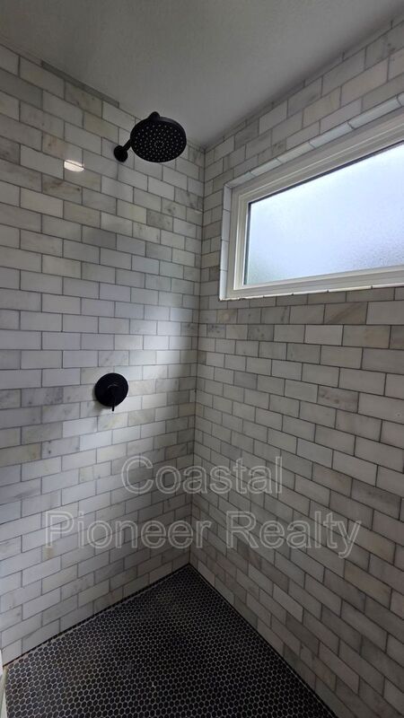 Building Photo - 5420 29th Ave S