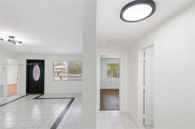 Building Photo - 6330 SW 27th St