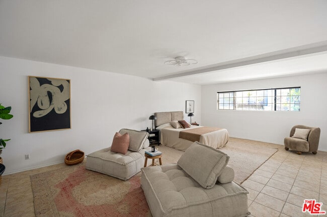 Building Photo - 4658 Don Lorenzo Dr