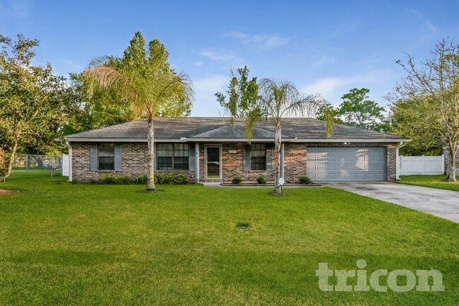 Building Photo - 2159 Acorn Manor