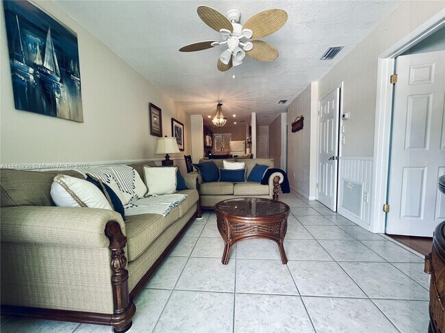 Building Photo - 98282 Windward Ave