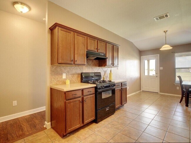Building Photo - 2488 Green Meadows Ln