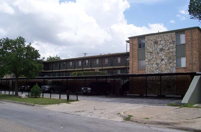 Building Photo - West Apartments