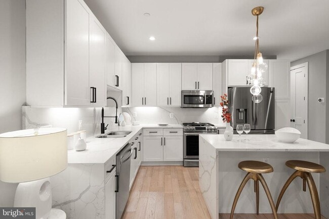 Building Photo - 1225 Park Rd NW