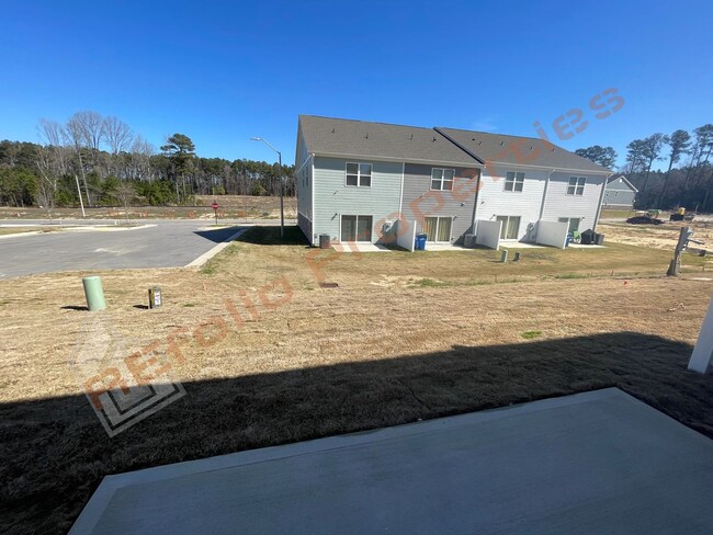Building Photo - Gorgeous 3 Bedroom, 2.5 Bath, 1-Car Garage...