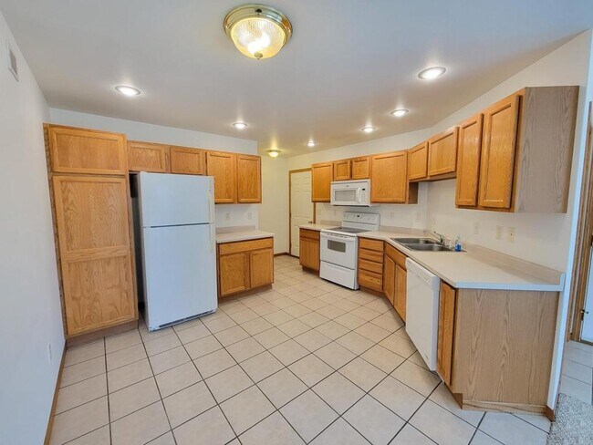 Building Photo - 6913 Feith Ave