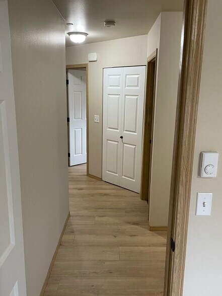 Building Photo - 3010 Everett Ave