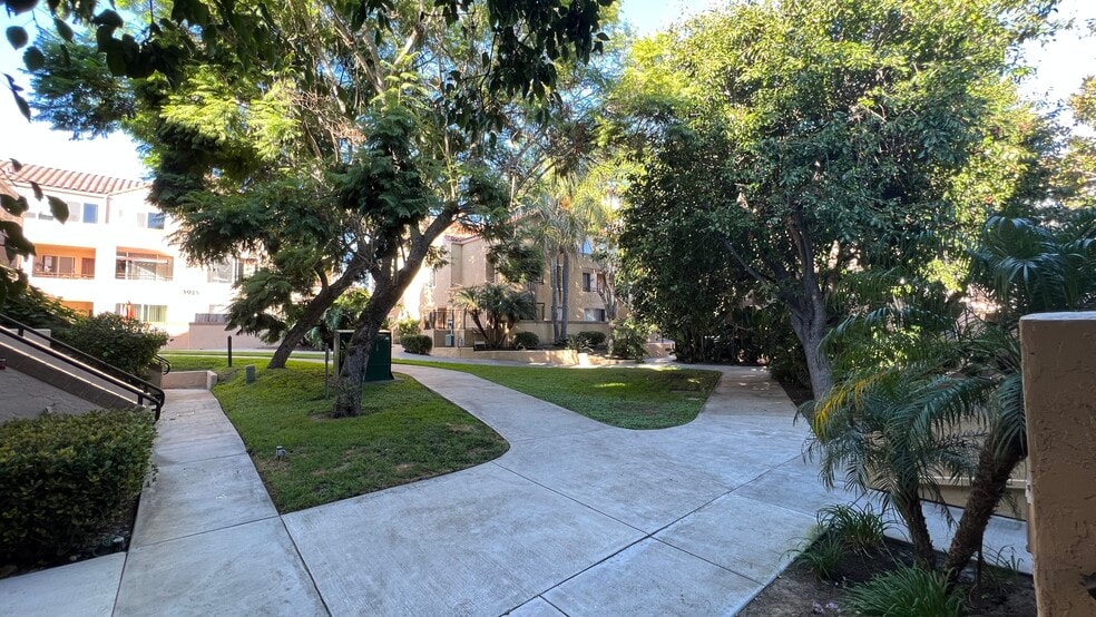 Building Photo - 3927 Nobel Dr