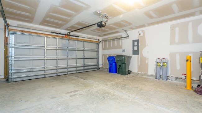 Building Photo - 1206 Willow Oaks Wy