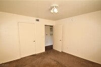 Building Photo - 555 E Silverado Ranch Blvd