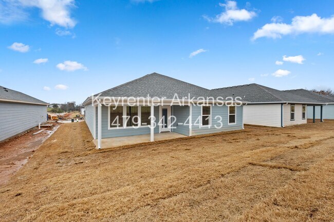 Building Photo - Gorgeous Home in Gentry!