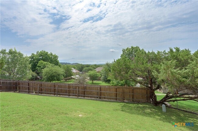 Building Photo - 1810 Mesa Oaks Cir