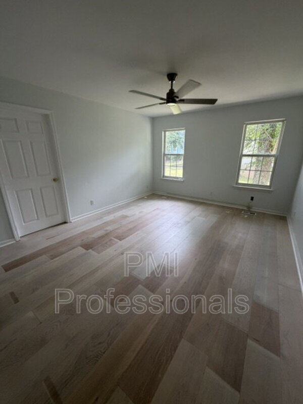 Building Photo - 112 Buena Vista Ct
