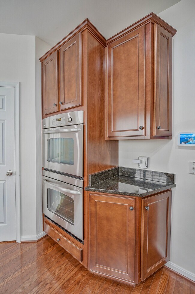 Building Photo - 3461 Eagle Ridge Dr