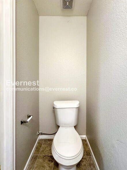 Building Photo - 4079 Perth St