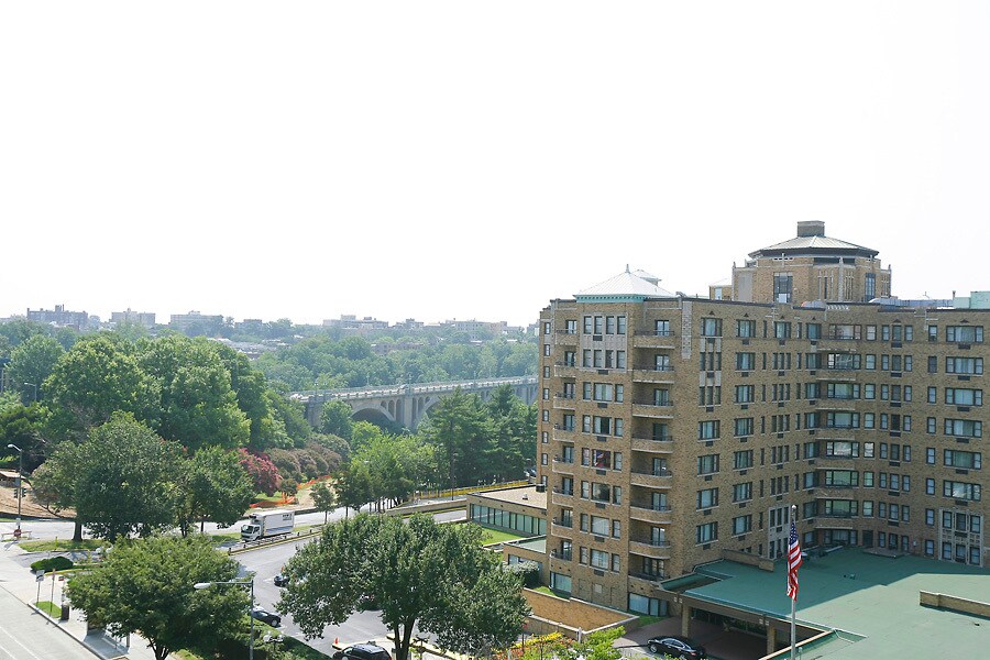 Building Photo - 2501 Calvert St NW