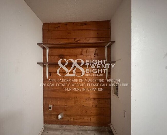 Building Photo - *AVAILABLE NOW!* 2 BED/1 BATH COZY LOG CABIN DUPLEX IN NOBLE, OK!