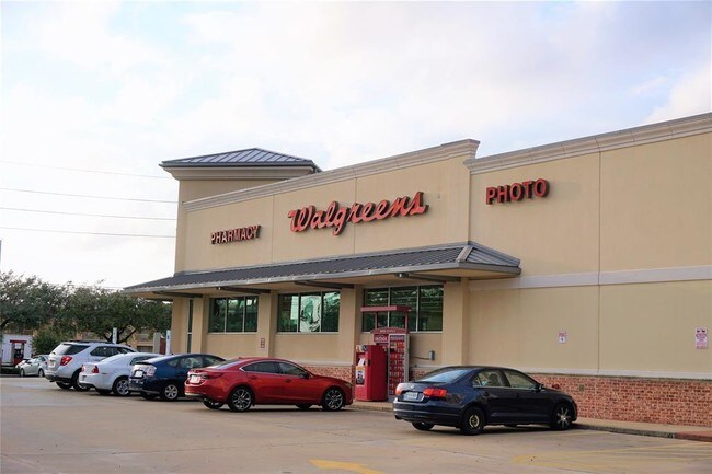 Building Photo - 2207 S Braeswood Blvd