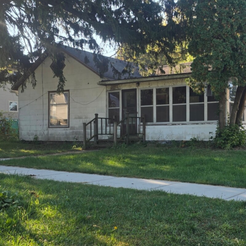 Building Photo - 181 W 2nd St