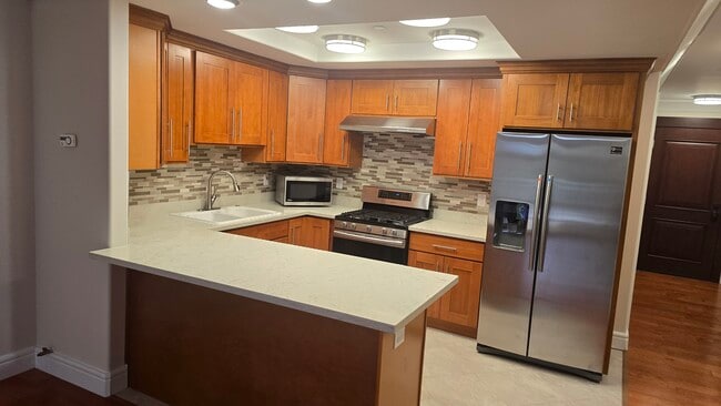 Building Photo - 7440 E Green Lake Dr N