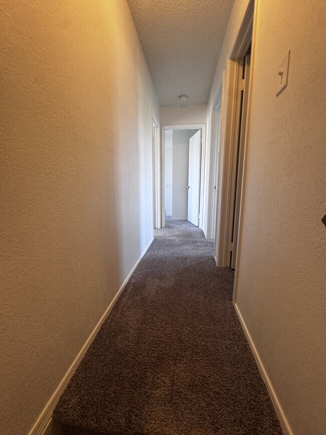 Building Photo - 1613 Bobby Lee Dr